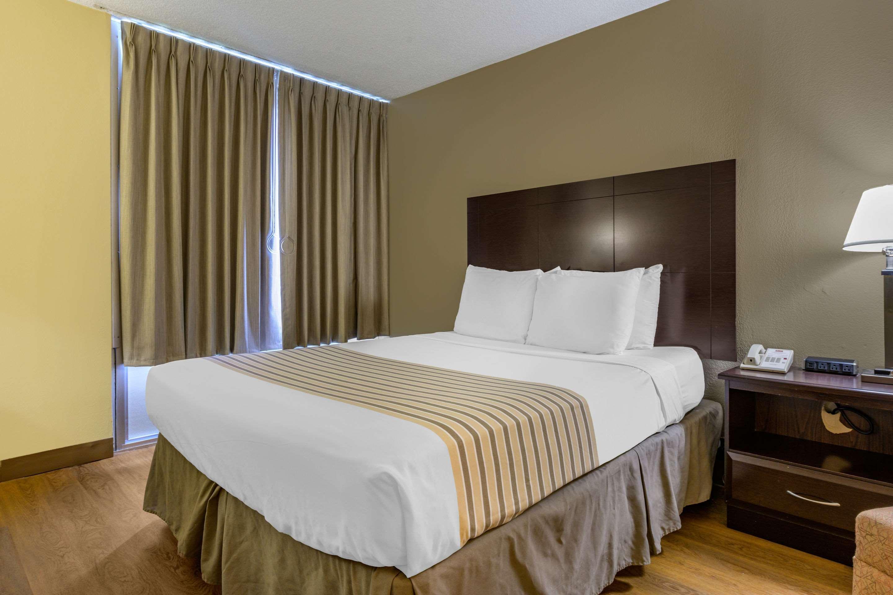 Econo Lodge Inn & Suites Triadelphia - Wheeling Luaran gambar