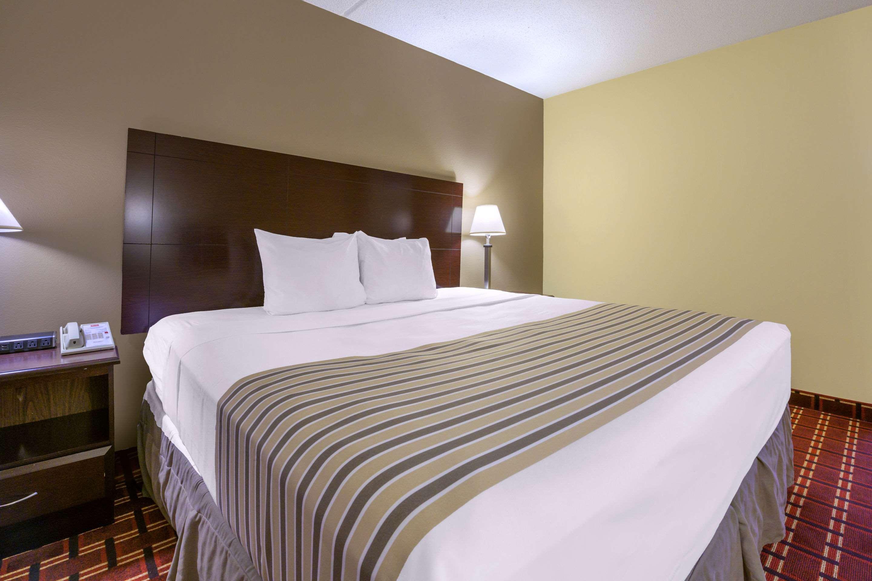 Econo Lodge Inn & Suites Triadelphia - Wheeling Luaran gambar