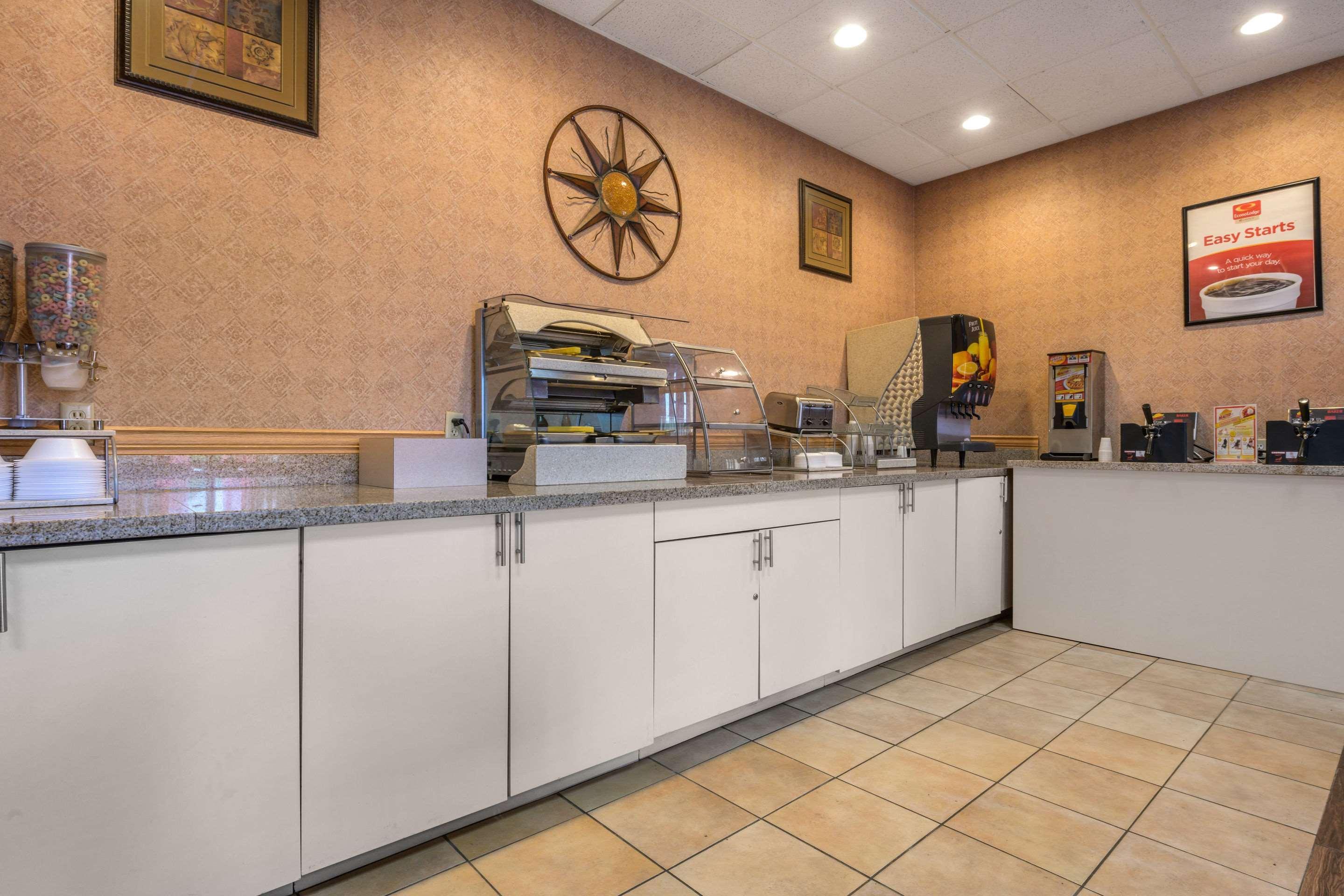 Econo Lodge Inn & Suites Triadelphia - Wheeling Luaran gambar