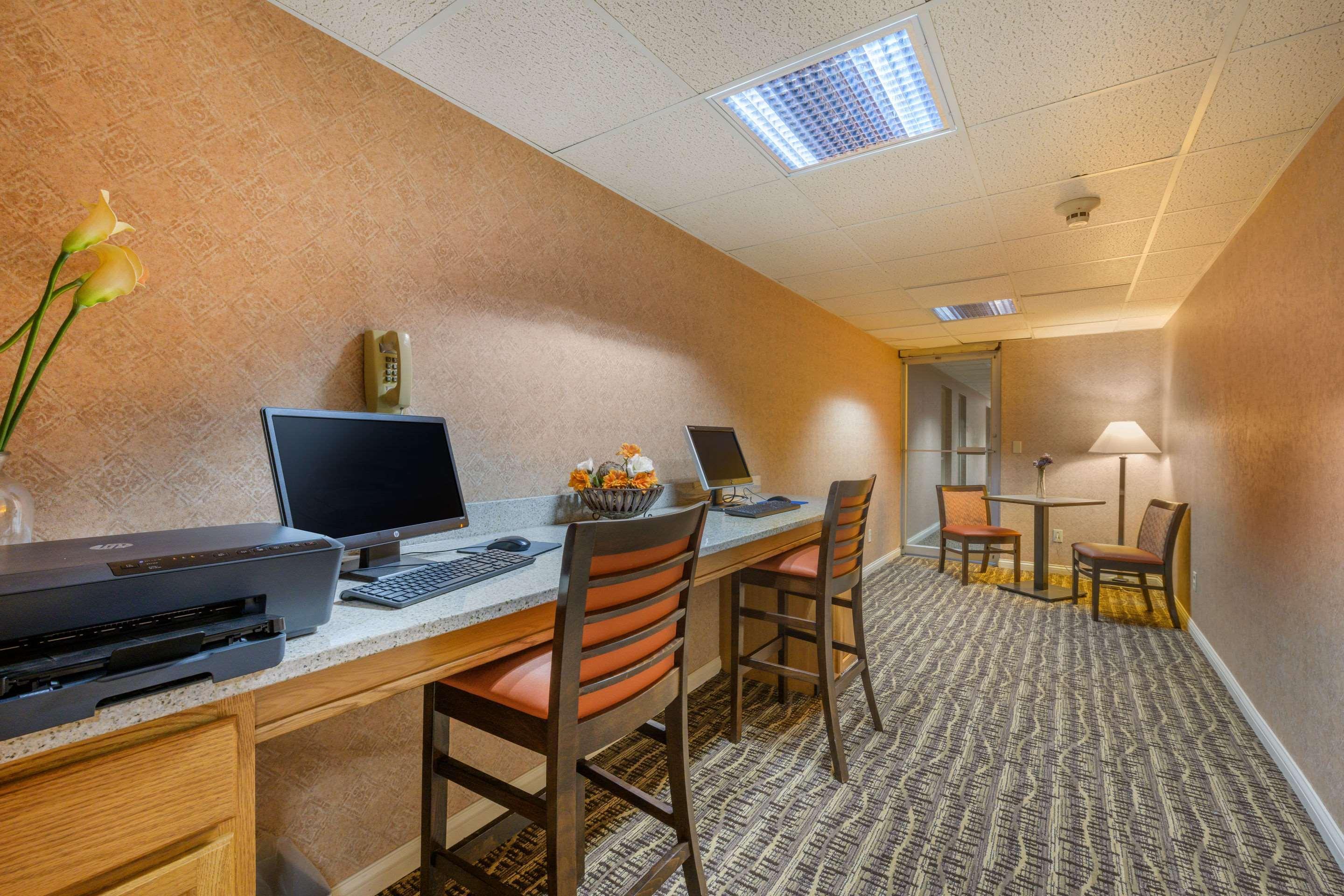 Econo Lodge Inn & Suites Triadelphia - Wheeling Luaran gambar