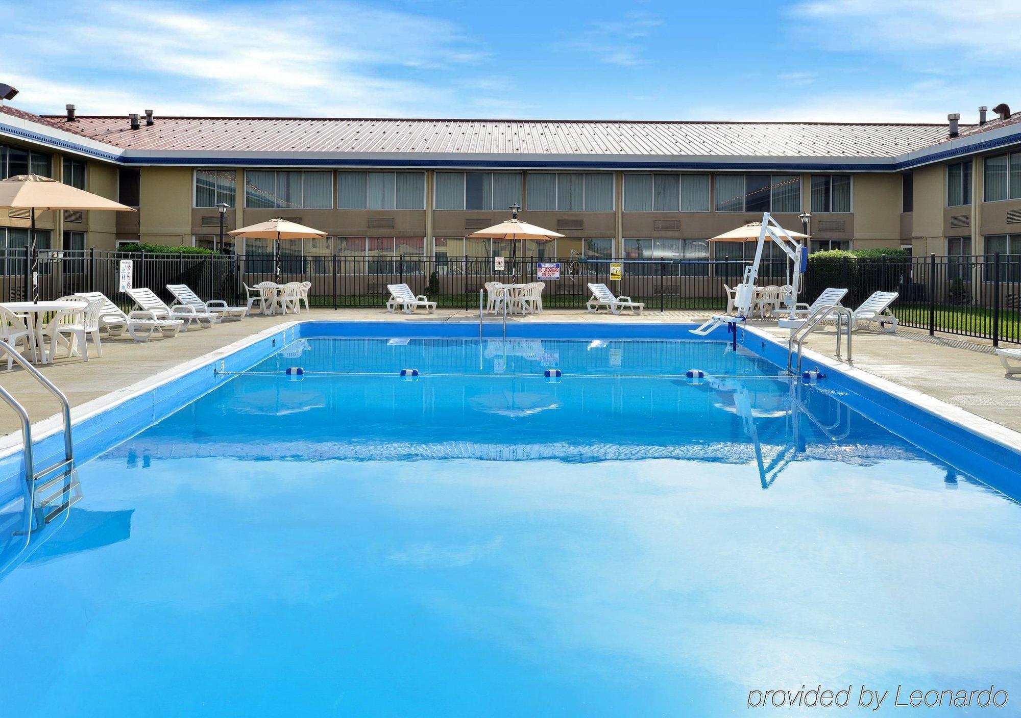 Econo Lodge Inn & Suites Triadelphia - Wheeling Luaran gambar