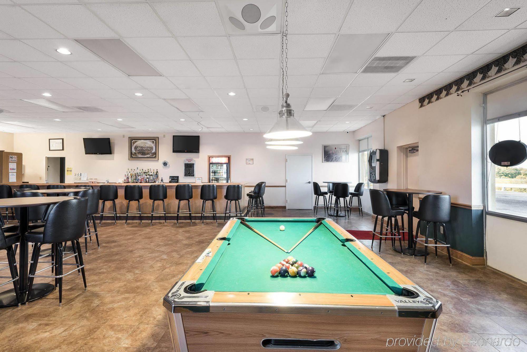 Econo Lodge Inn & Suites Triadelphia - Wheeling Luaran gambar