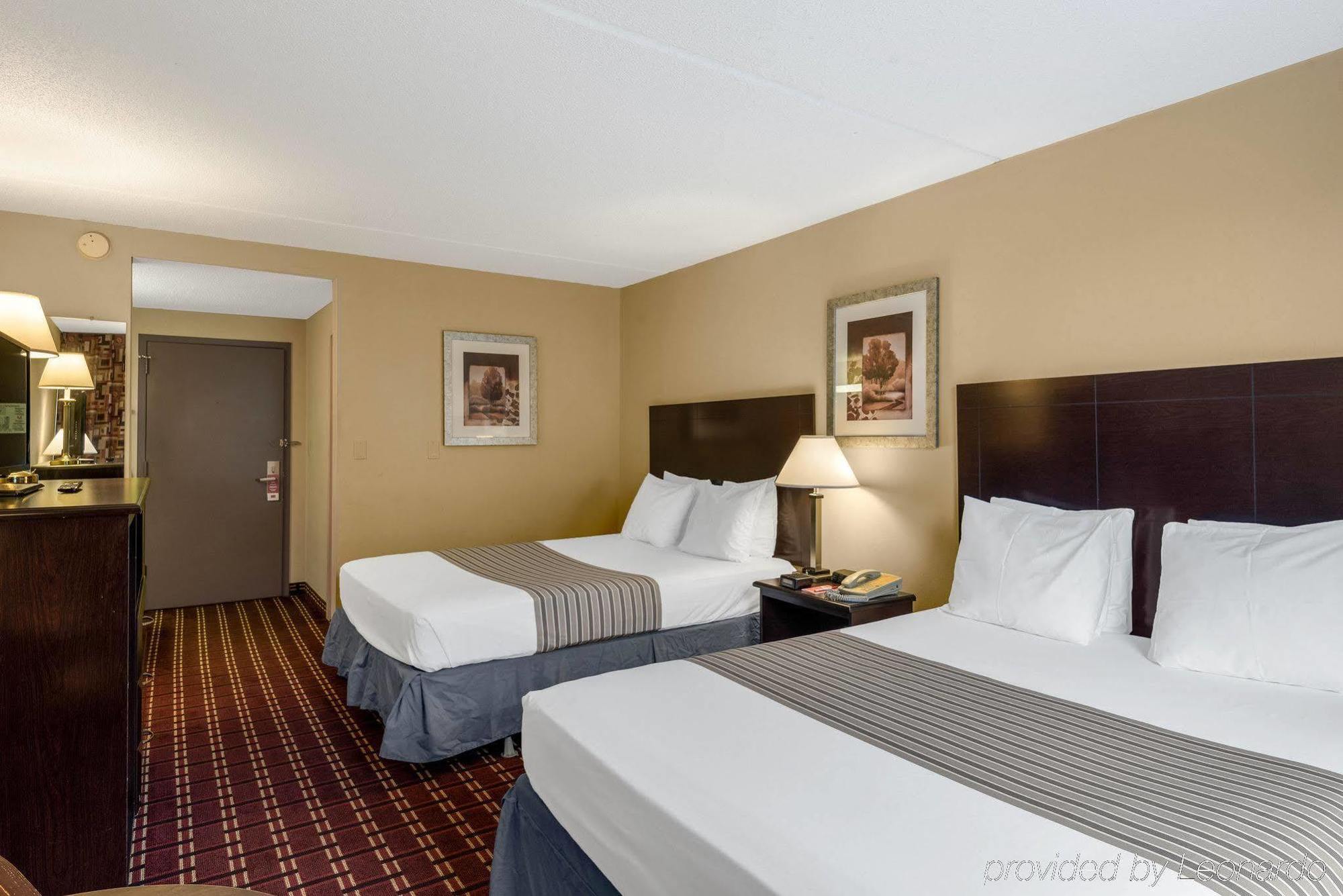 Econo Lodge Inn & Suites Triadelphia - Wheeling Luaran gambar